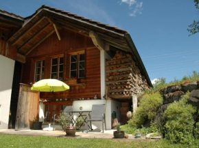 Scenic Holiday Home in Kandergrund with Altels View